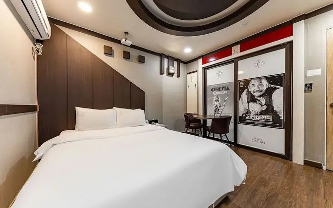 Oda (Cinema heaven (Netflix available beam)