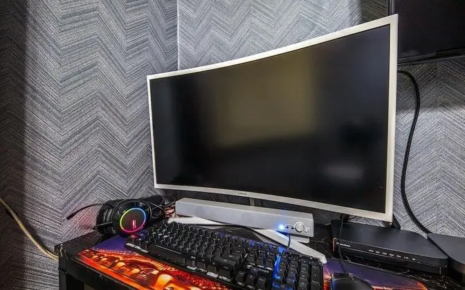 Oda (Cinema Room (Netflix viewing air puri)