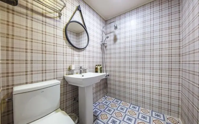 Oda (Cinema Room (Netflix viewing air puri)