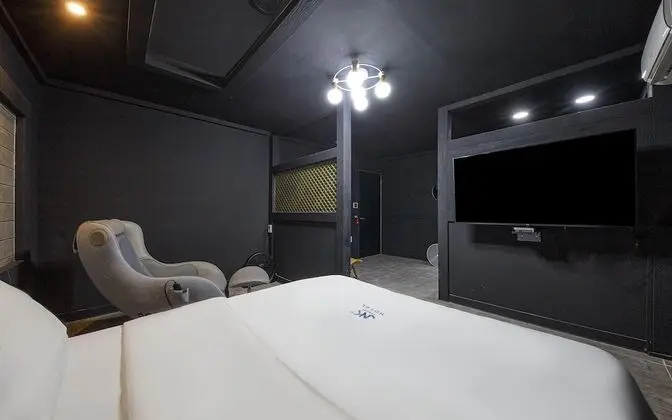 Oda (Nice A (Netflix Available 2 PC Air Pu)