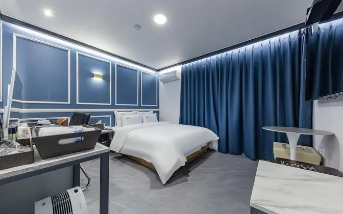 Oda (Couple PC (bag 2PC available Netflix )