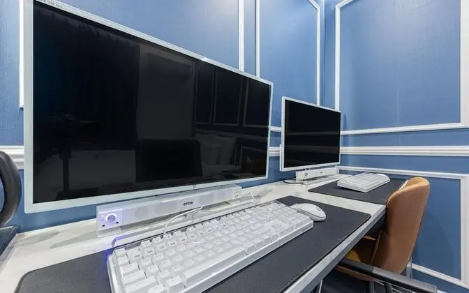 Oda (Couple PC (bag 2PC available Netflix )