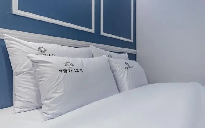 Oda (Couple PC (bag 2PC available Netflix )