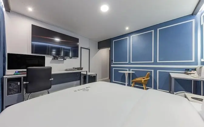 Oda (Deluxe B (bag 1PC Netflix YouTube vie)