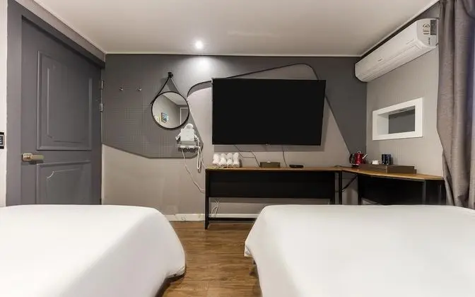 Oda (Standard Twin (Queen Super Single Bed)