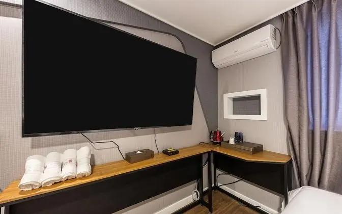 Oda (Standard Twin (Queen Super Single Bed)