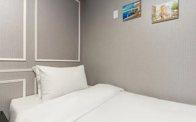 Oda (Standard Twin (Queen Super Single Bed)