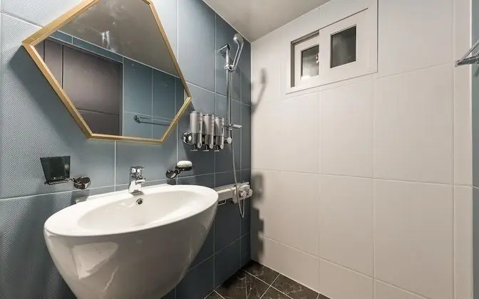 Oda (VIP Twin Room (Queen Super Single Bed)