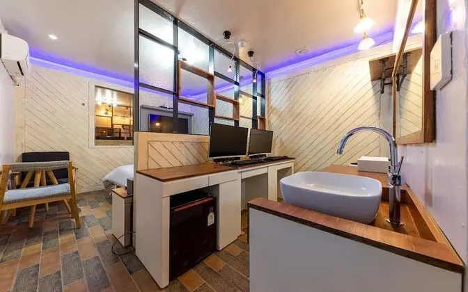 Oda (Couple PC (Can watch Netflix i7-8700 )