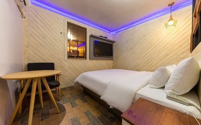 Oda (Couple PC (Can watch Netflix i7-8700 )