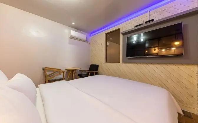 Oda (Couple PC (Can watch Netflix i7-8700 )