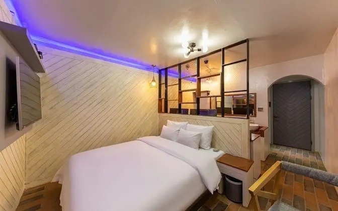 Oda (Couple PC (Can watch Netflix i7-8700 )