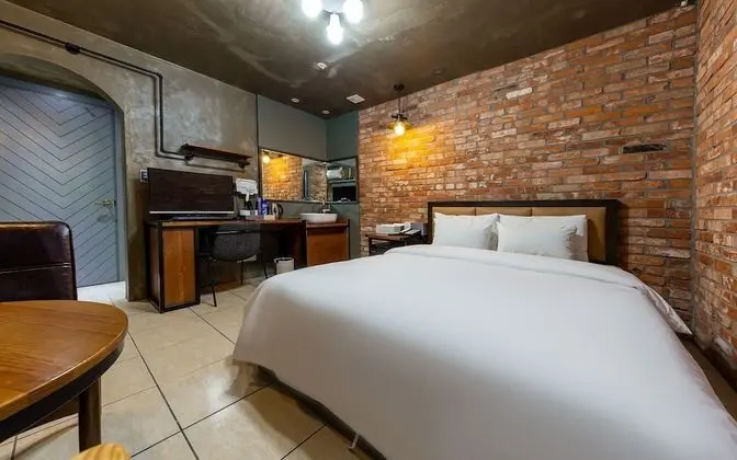 Oda (Standard 2 (Netflix available Battleg)