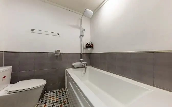 Oda (Standard 2 (Netflix available Battleg)