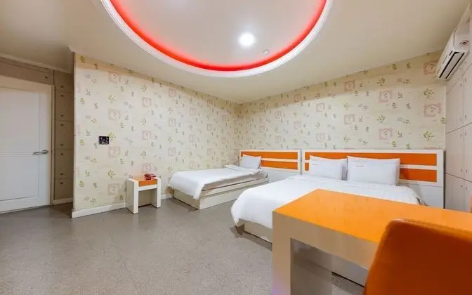 Oda (Twin-OTT service(Netflix))