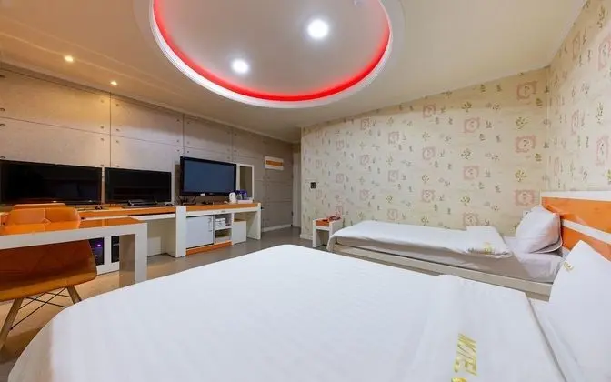 Oda (Twin-OTT service(Netflix))