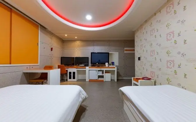 Oda (Twin-OTT service(Netflix))