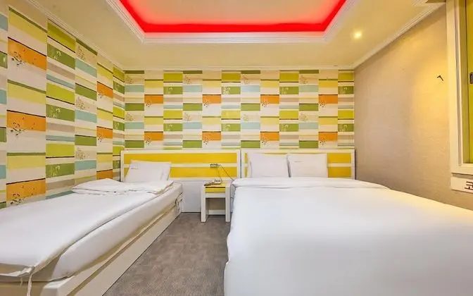 Oda (Twin-OTT service(Netflix))