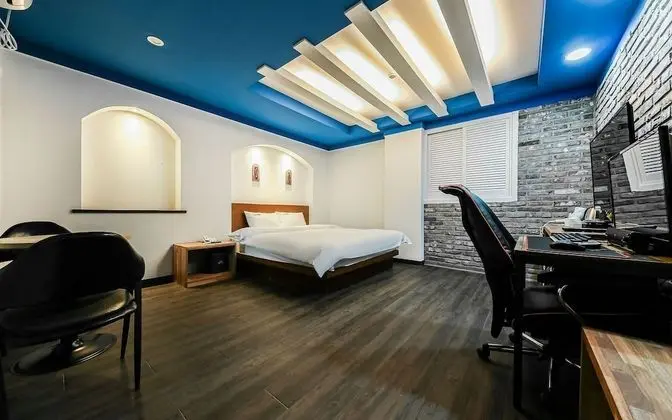 Oda (Game 1PC (Netflix available LOL avail)