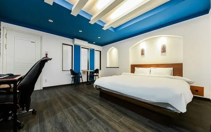 Oda (Game 1PC (Netflix available LOL avail)