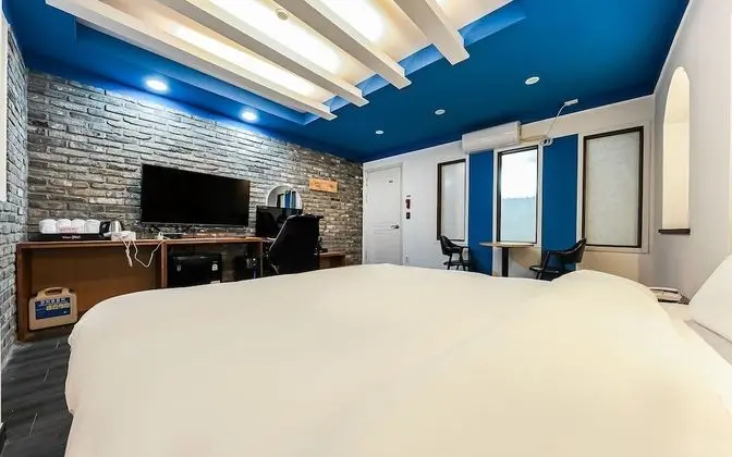 Oda (Game 1PC (Netflix available LOL avail)