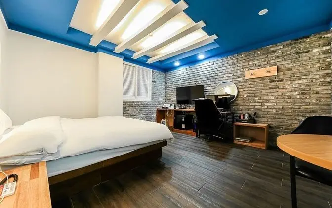 Oda (Game 1PC (Netflix available LOL avail)