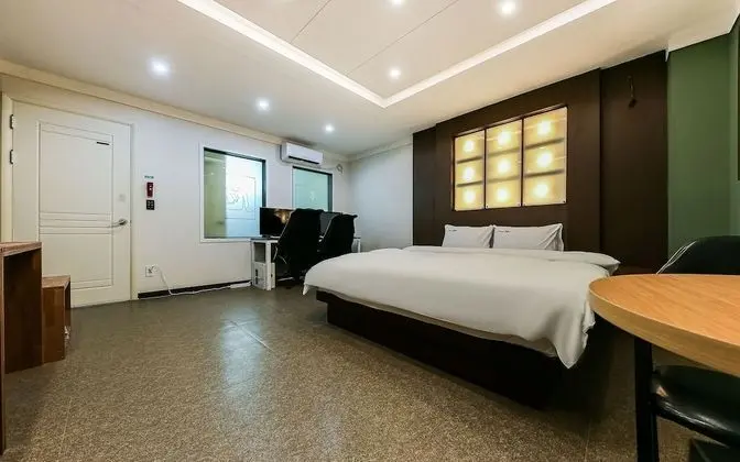 Oda (Game 2PC (Netflix available LOL avail)