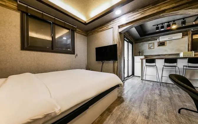 Oda (Large room (Netflix service bathtub i)