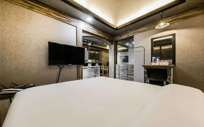 Oda (Large room (Netflix service bathtub i)