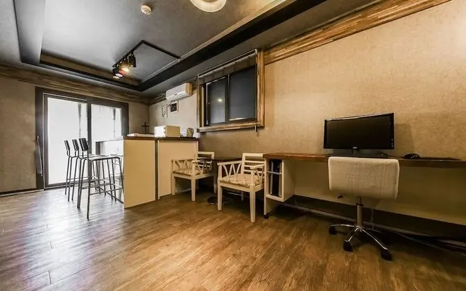 Oda (Large room (Netflix service bathtub i)