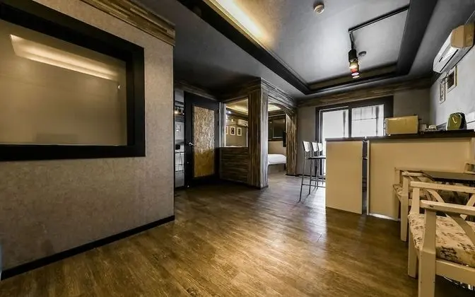 Oda (Large room (Netflix service bathtub i)