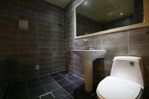 Oda (Large room (Netflix service bathtub i)