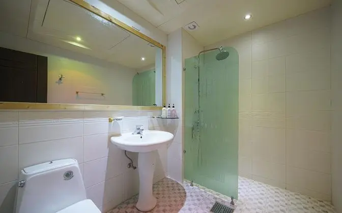 Oda (Twin bed (Netflix YouTube))