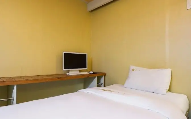 Oda (Twin bed (Netflix YouTube))