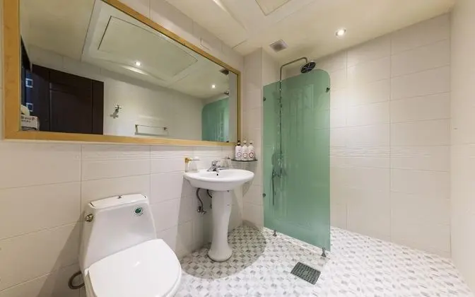 Oda (Twin bed (Netflix YouTube))