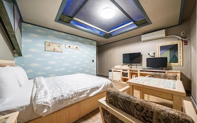 Oda (General rooms (game 1PC Netflix avail)