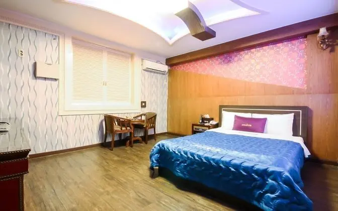 Oda (Room (Netflix Available))