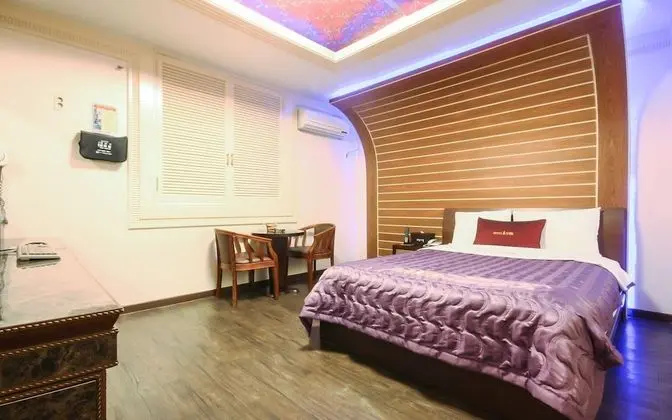 Oda (Room (Netflix Available))