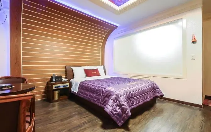 Oda (Room (Netflix Available))