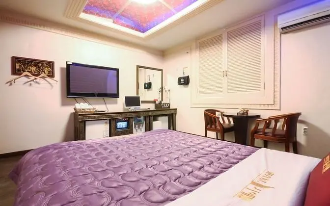 Oda (Room (Netflix Available))