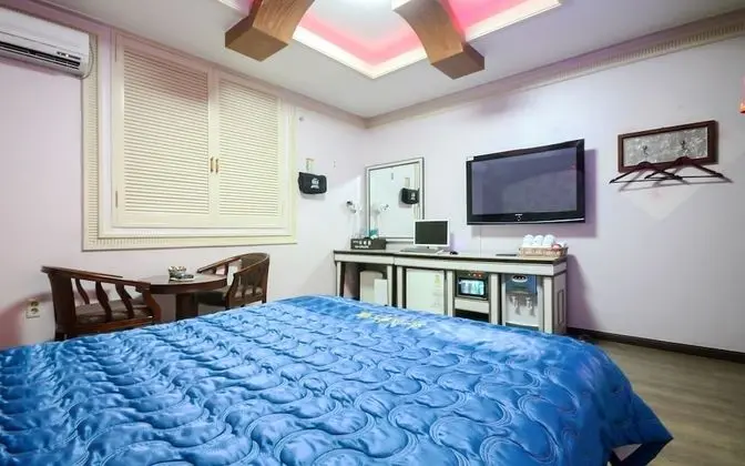 Oda (Room (Netflix Available))