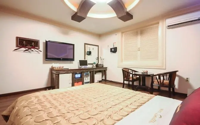 Oda (Room (Netflix Available))