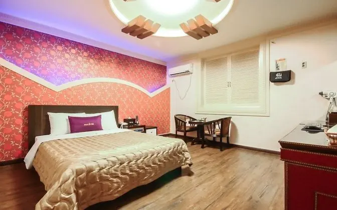 Oda (Room (Netflix Available))