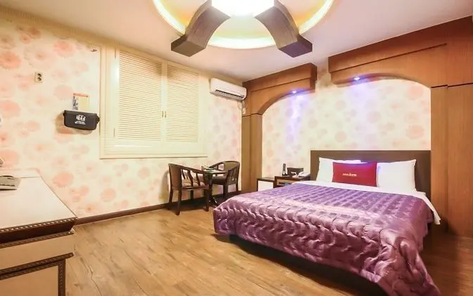 Oda (Room (Netflix Available))