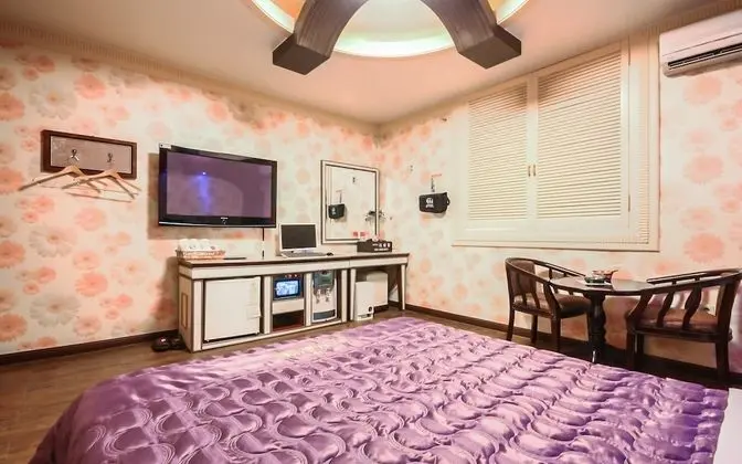 Oda (Room (Netflix Available))