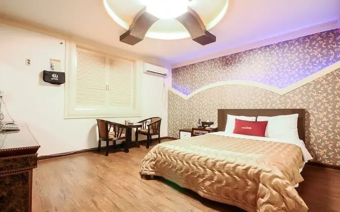 Oda (Room (Netflix Available))