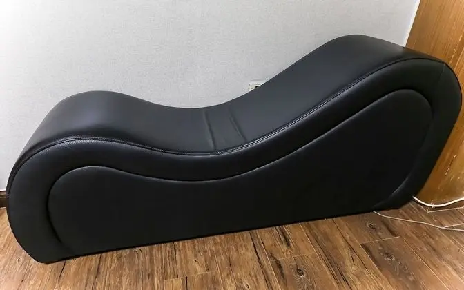 Oda (Room(Netflix Available Sofa))