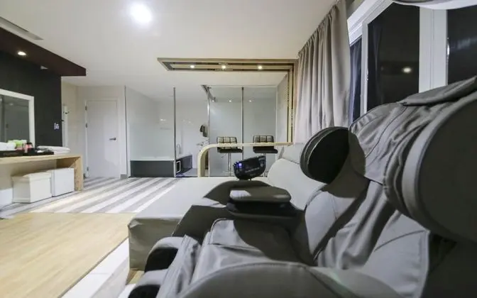Oda (VIP (styler massage chair air purifie)