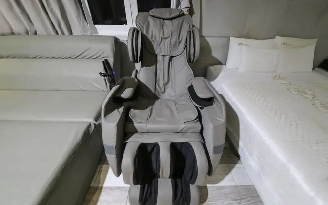 Oda (VIP (styler massage chair air purifie)