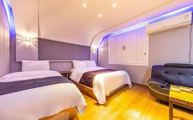 Oda (Deluxe room twin (high-end PC + massa)